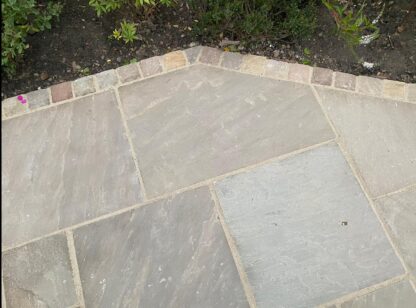 RAJ GREEN INDIAN SANDSTONE COBBLE'S 100 x 100 x 50/60mm & 200 x 100 x 20/30mm - Image 3
