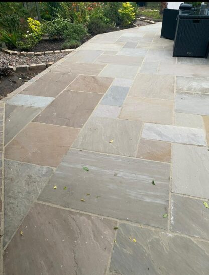 RAJ GREEN INDIAN SANDSTONE COBBLE'S 100 x 100 x 50/60mm & 200 x 100 x 20/30mm - Image 2
